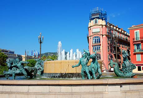 Historical buildings in the center of Nice photo