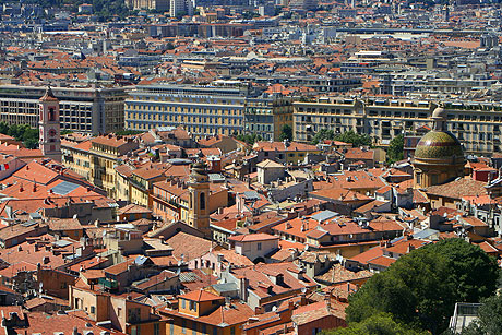 Toits dans la partie ancienne de Nice France photo